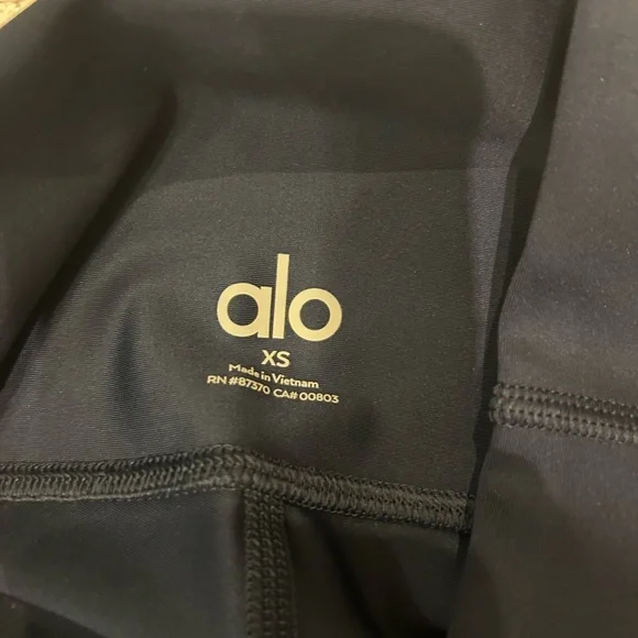 NWT alo yoga airlift leggings - Picture 5 of 6